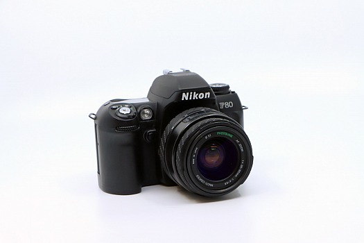 Nikon F80 + 35-80mm F4-5.6